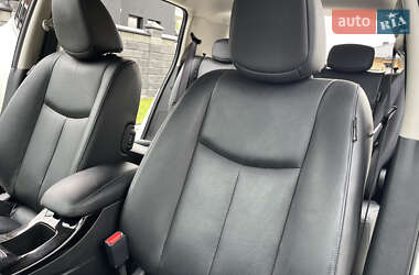 Хетчбек Nissan Leaf 2015 в 
