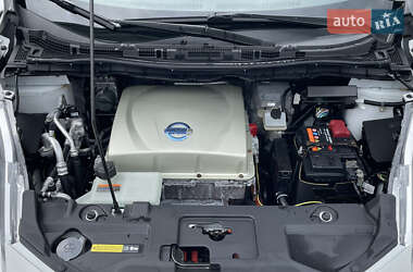 Хетчбек Nissan Leaf 2015 в 