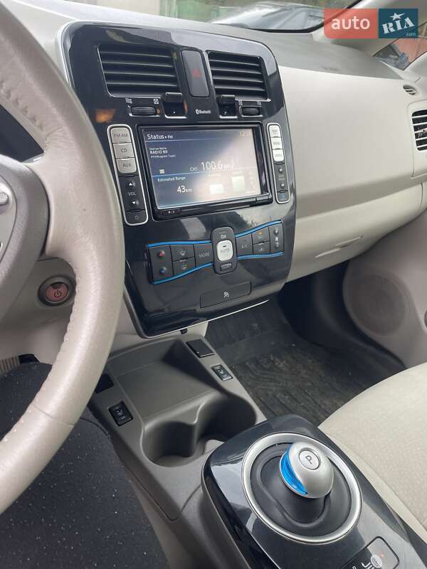 Хетчбек Nissan Leaf 2012 в Шепетівці