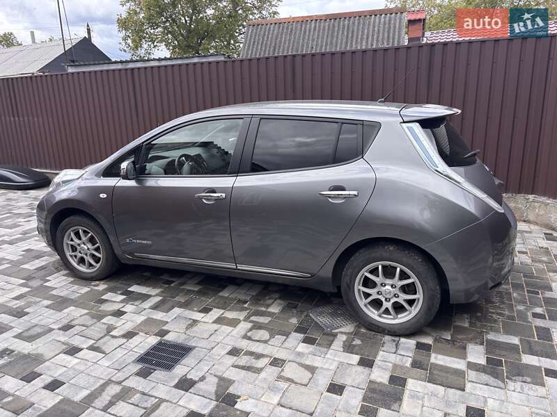 Хэтчбек Nissan Leaf 2013 в Житомире