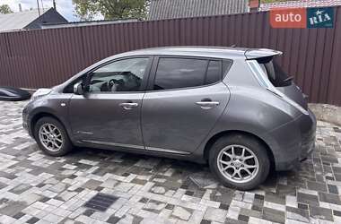 Хетчбек Nissan Leaf 2013 в 