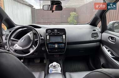 Хетчбек Nissan Leaf 2013 в 