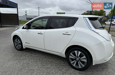 Хэтчбек Nissan Leaf 2013 в 