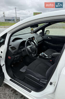 Хэтчбек Nissan Leaf 2013 в 