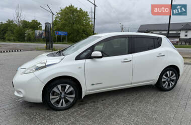 Хэтчбек Nissan Leaf 2013 в 