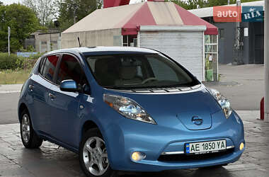 Хетчбек Nissan Leaf 2012 в Дніпрі