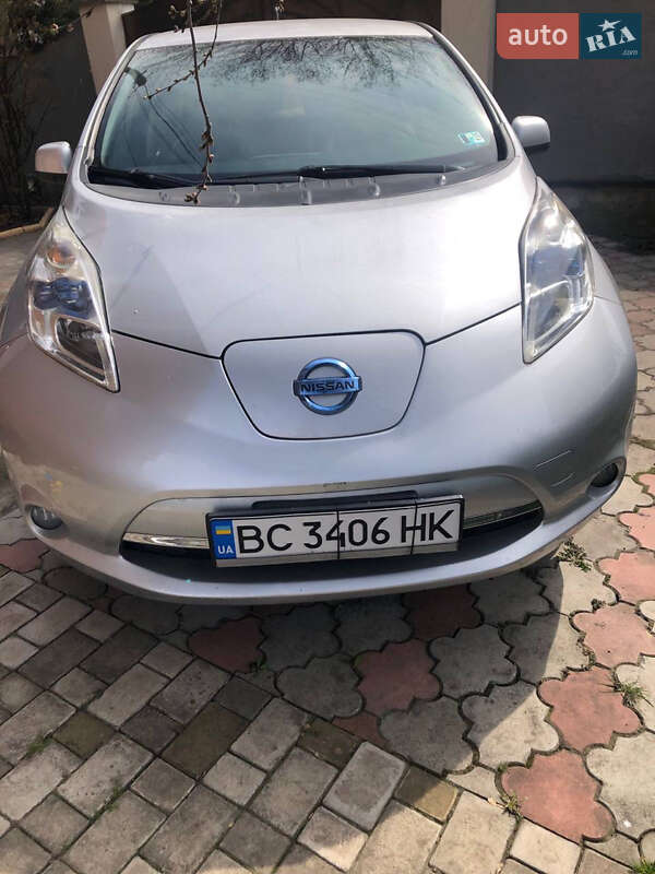 Хэтчбек Nissan Leaf 2013 в Львове