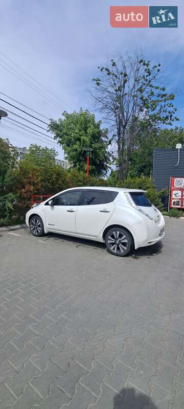 Хетчбек Nissan Leaf 2016 в Вінниці
