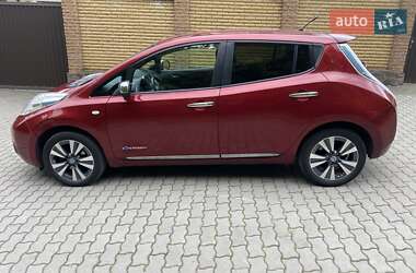 Хэтчбек Nissan Leaf 2013 в 
