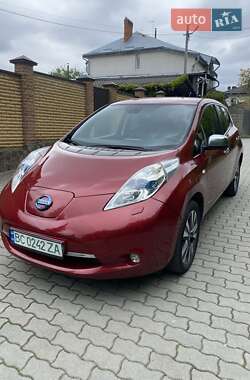 Хэтчбек Nissan Leaf 2013 в 