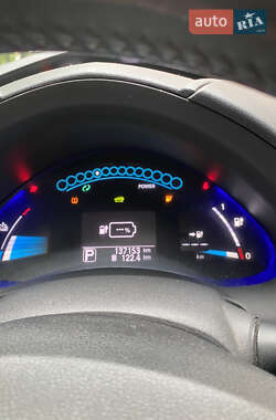 Хэтчбек Nissan Leaf 2014 в 