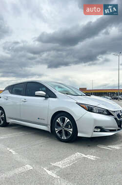 Хэтчбек Nissan Leaf 2018 в 