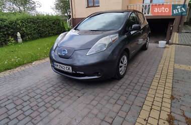 Хетчбек Nissan Leaf 2013 в 