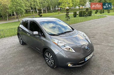 Хэтчбек Nissan Leaf 2015 в 