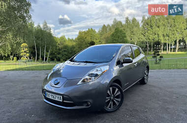 Хэтчбек Nissan Leaf 2015 в 