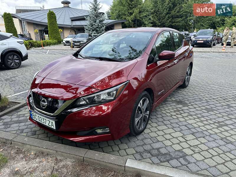Хэтчбек Nissan Leaf 2018 в Киеве
