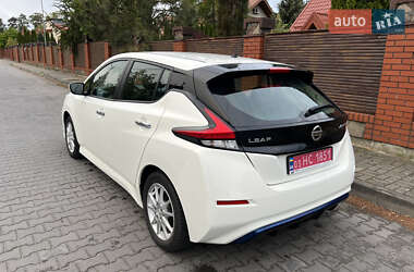 Хэтчбек Nissan Leaf 2021 в 