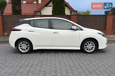 Хэтчбек Nissan Leaf 2021 в 