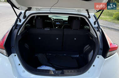 Хэтчбек Nissan Leaf 2018 в 