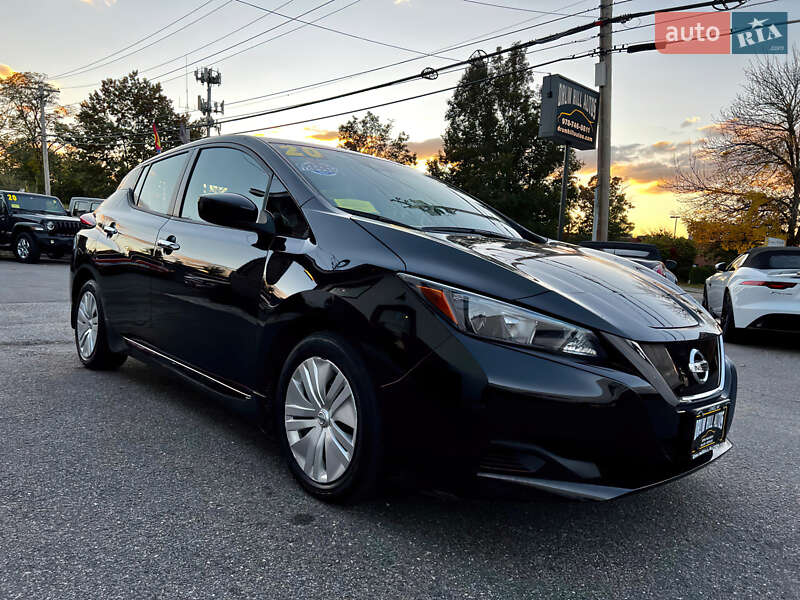 Хэтчбек Nissan Leaf 2020 в 
