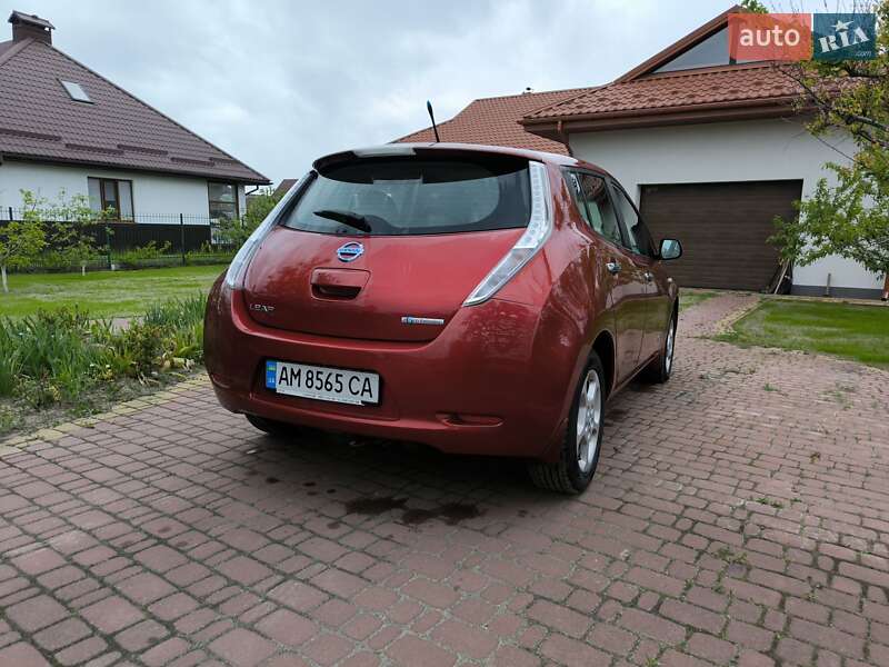 Хэтчбек Nissan Leaf 2013 в Житомире