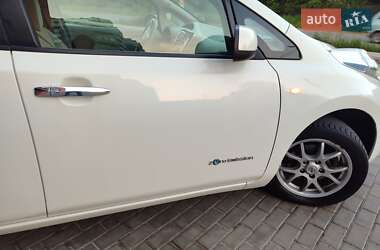 Хетчбек Nissan Leaf 2013 в 