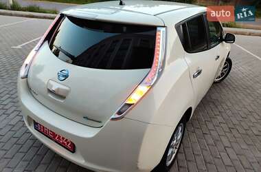 Хетчбек Nissan Leaf 2013 в 