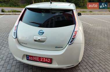 Хетчбек Nissan Leaf 2013 в 