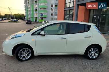 Хетчбек Nissan Leaf 2013 в 