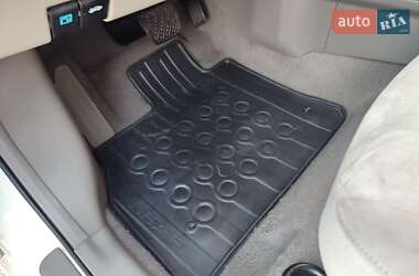 Хетчбек Nissan Leaf 2013 в 