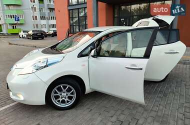 Хетчбек Nissan Leaf 2013 в 