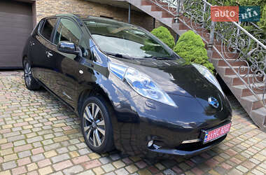 Хэтчбек Nissan Leaf 2016 в 