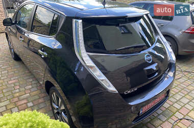 Хэтчбек Nissan Leaf 2016 в 