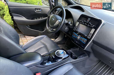 Хэтчбек Nissan Leaf 2016 в 