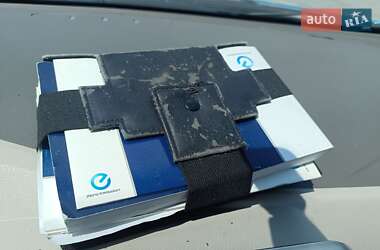 Хэтчбек Nissan Leaf 2011 в 