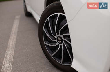 Хэтчбек Nissan Leaf 2021 в 