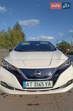 Хэтчбек Nissan Leaf 2018 в 