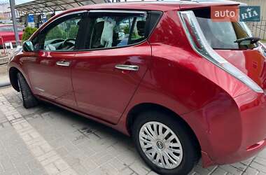 Хетчбек Nissan Leaf 2014 в 