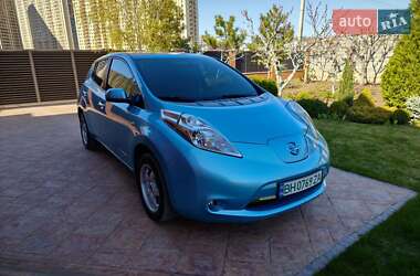 Хетчбек Nissan Leaf 2015 в Одесі