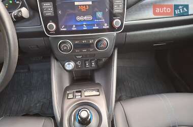 Хетчбек Nissan Leaf 2021 в 