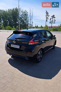 Хэтчбек Nissan Leaf 2018 в 
