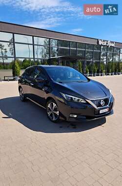Хэтчбек Nissan Leaf 2018 в 