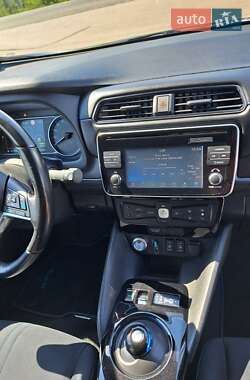 Хэтчбек Nissan Leaf 2018 в 