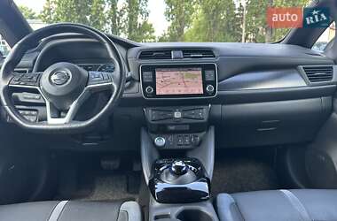 Хэтчбек Nissan Leaf 2019 в 