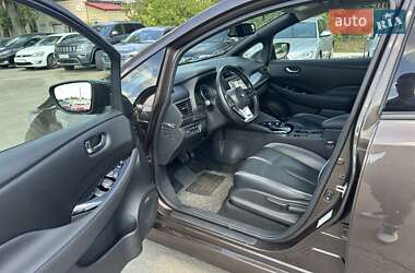Хэтчбек Nissan Leaf 2019 в 