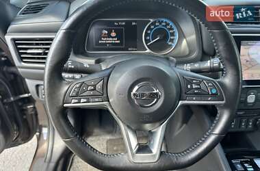 Хэтчбек Nissan Leaf 2019 в 