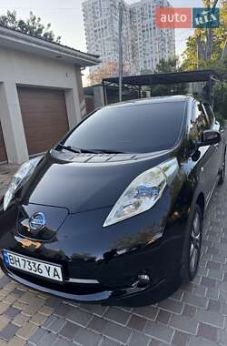 Хэтчбек Nissan Leaf 2015 в Одессе