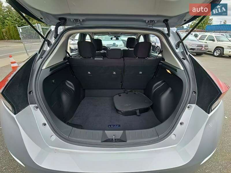 Хетчбек Nissan Leaf 2023 в Умані