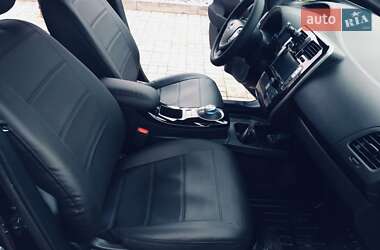 Хэтчбек Nissan Leaf 2017 в 