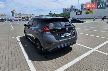 Хетчбек Nissan Leaf 2019 в 